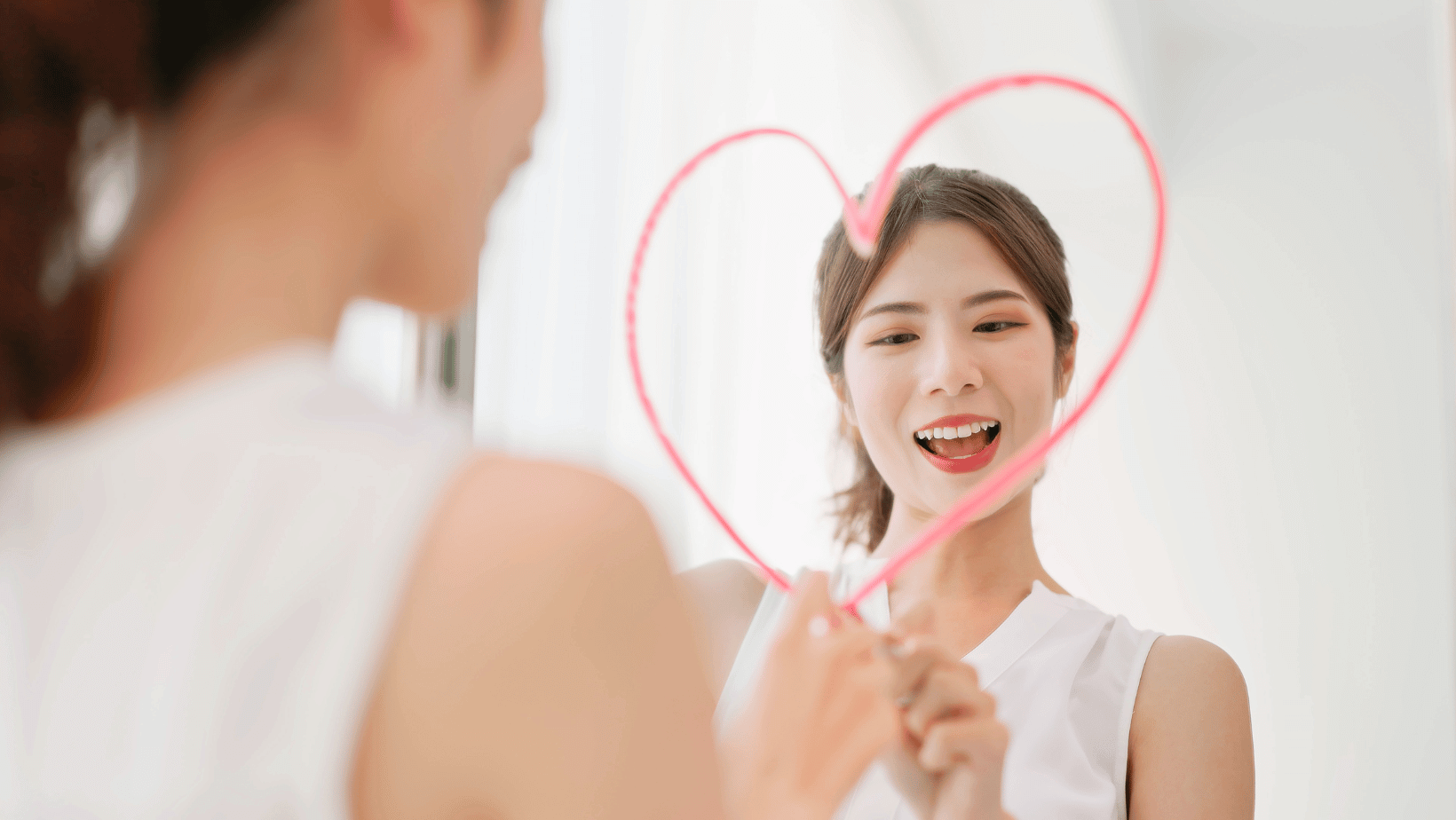 a-guide-to-falling-in-love-with-your-reflection-barbies-beauty-bits